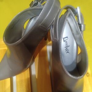 Gray Heel
